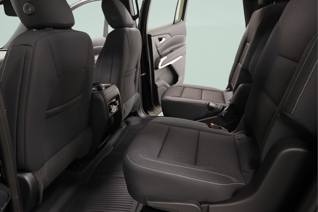 New 2027 Chevrolet Traverse LT w/ Midnight/Sport Edition FWD image 27
