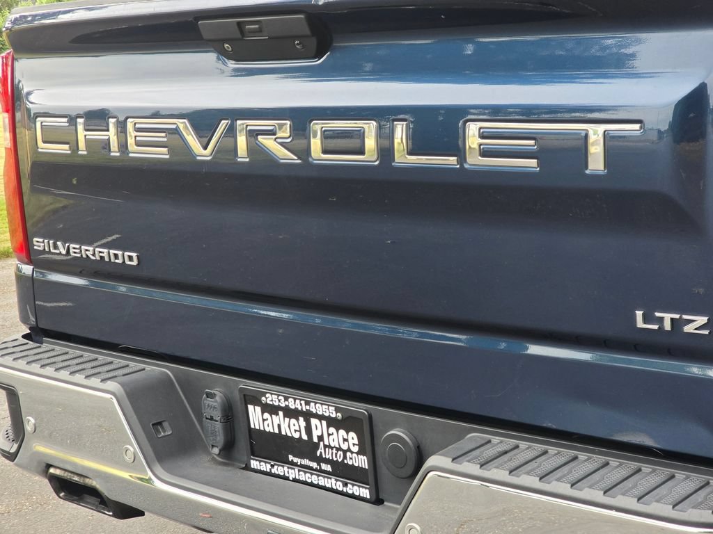 Used 2019 Chevrolet Silverado 1500 LTZ w/ LTZ Plus Package AWD/4WD image 16