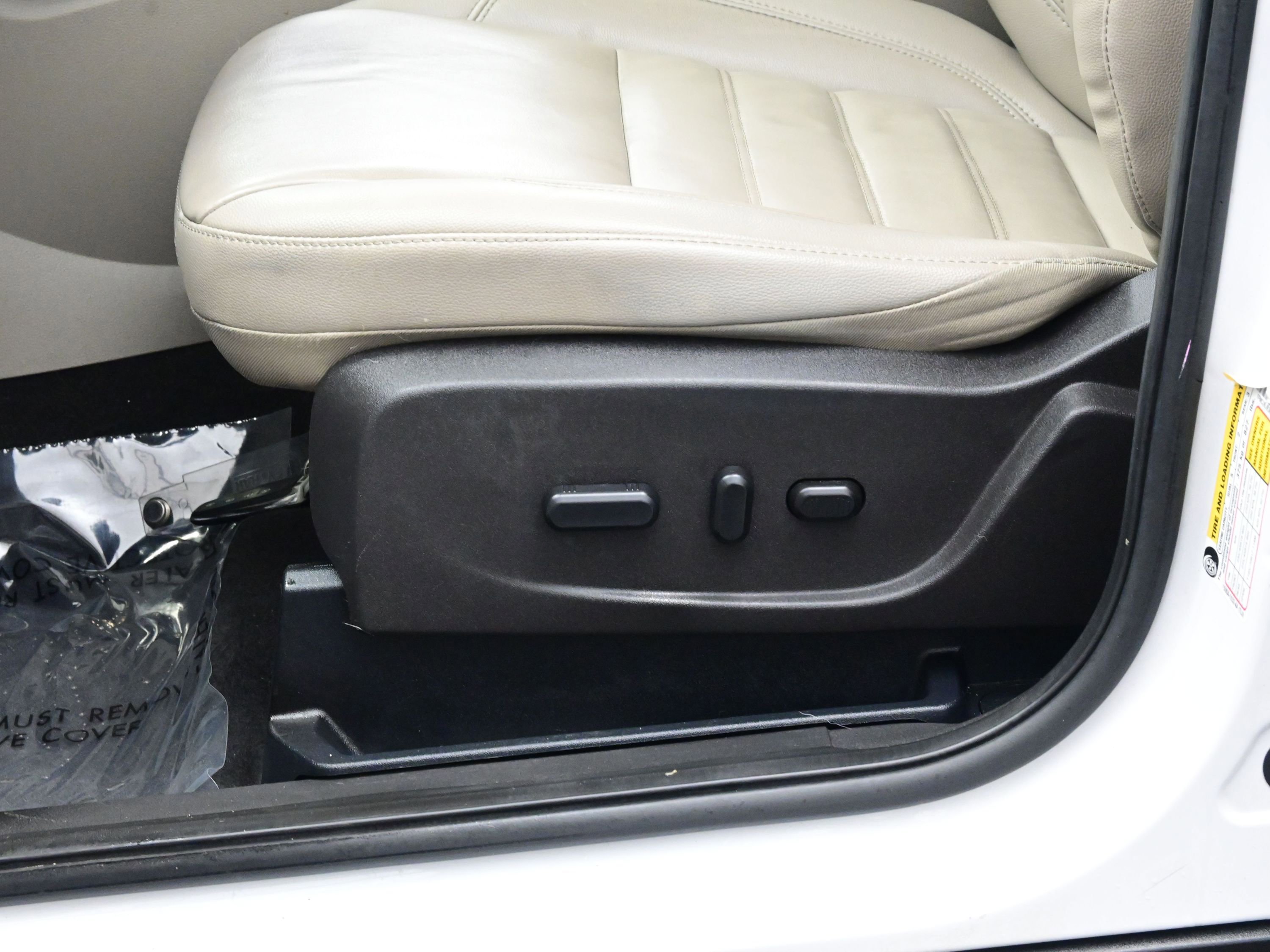 Used 2017 Ford Escape Titanium w/ Equipment Group 301A image 10