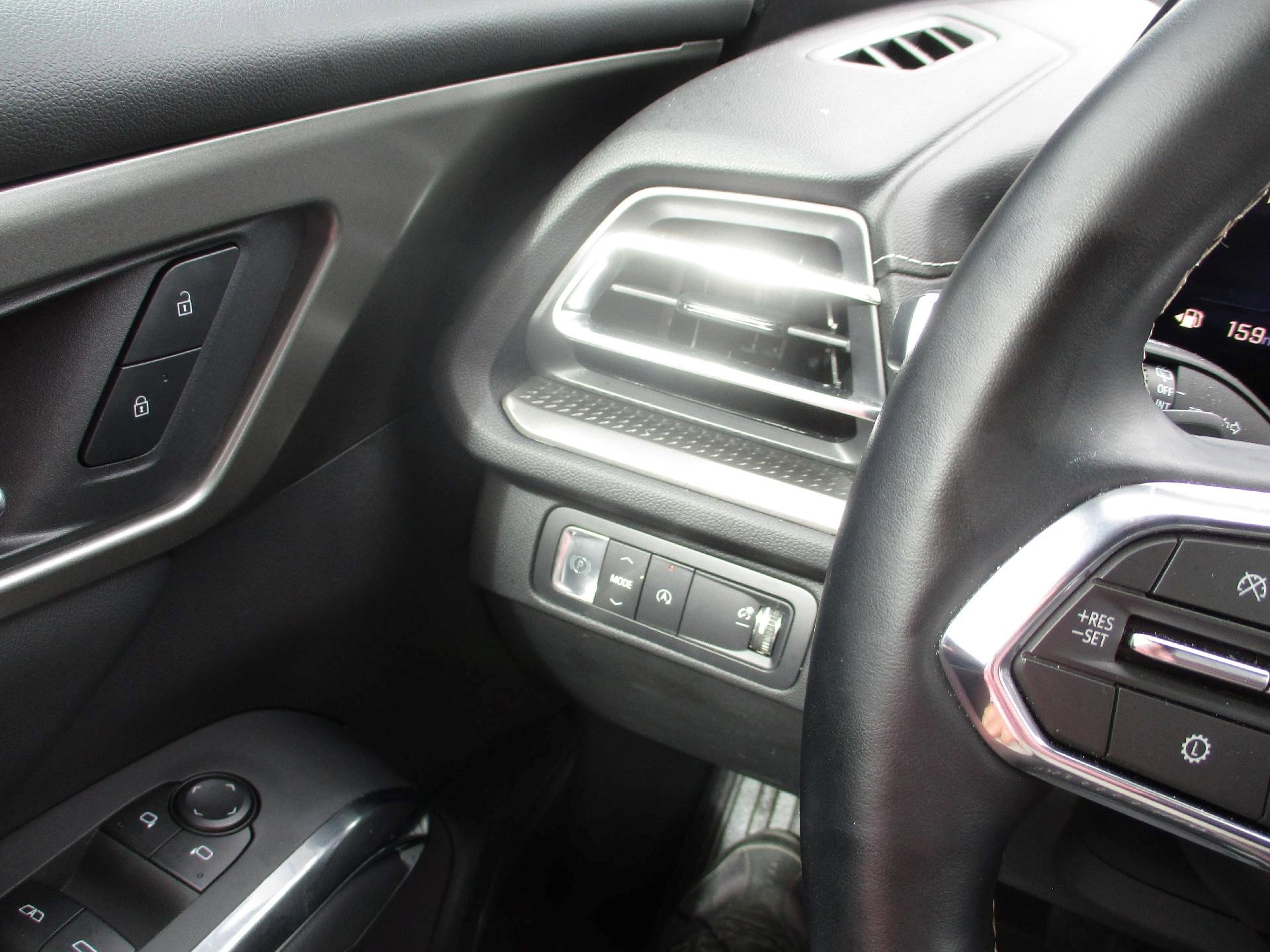 Certified 2025 Chevrolet Traverse LT image 14