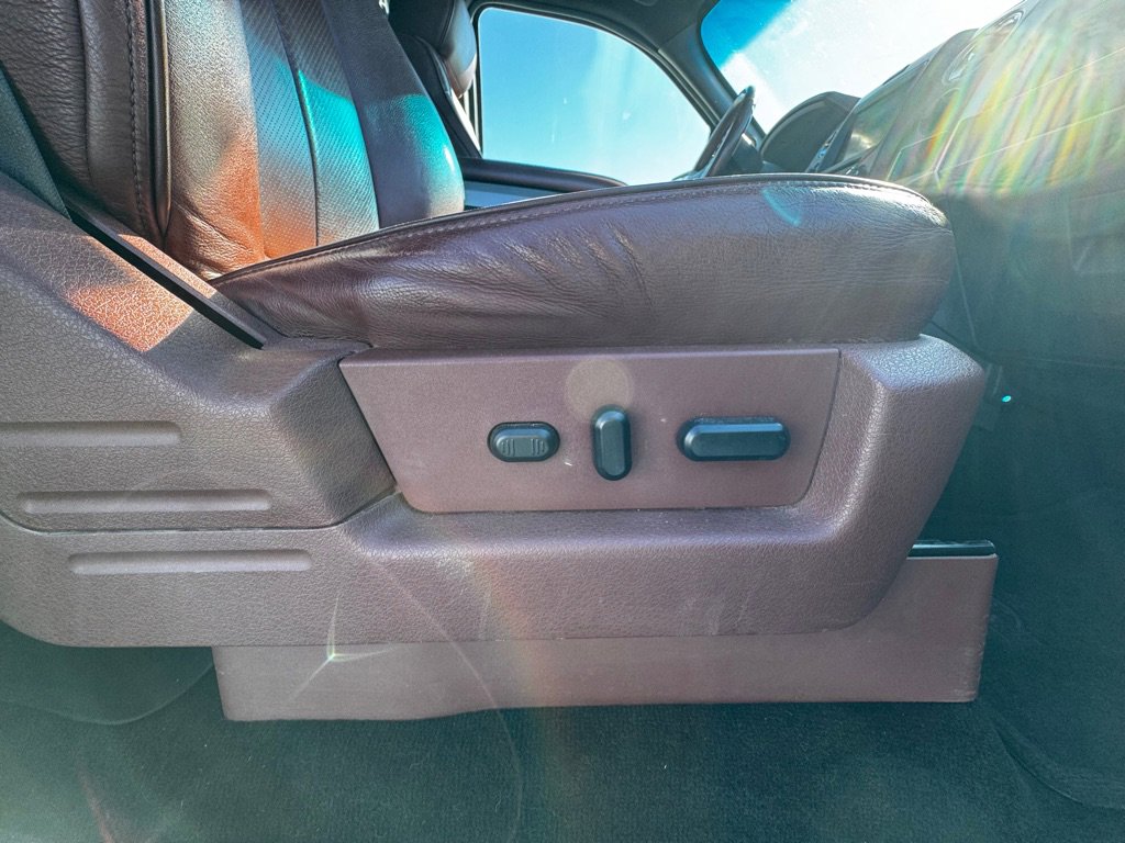 Used 2014 Ford F150 King Ranch w/ King Ranch Luxury Package image 32