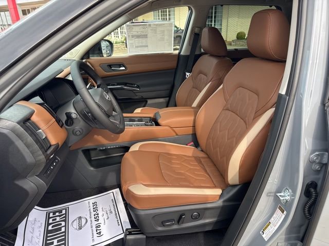 New 2026 Nissan Pathfinder Platinum AWD/4WD image 10