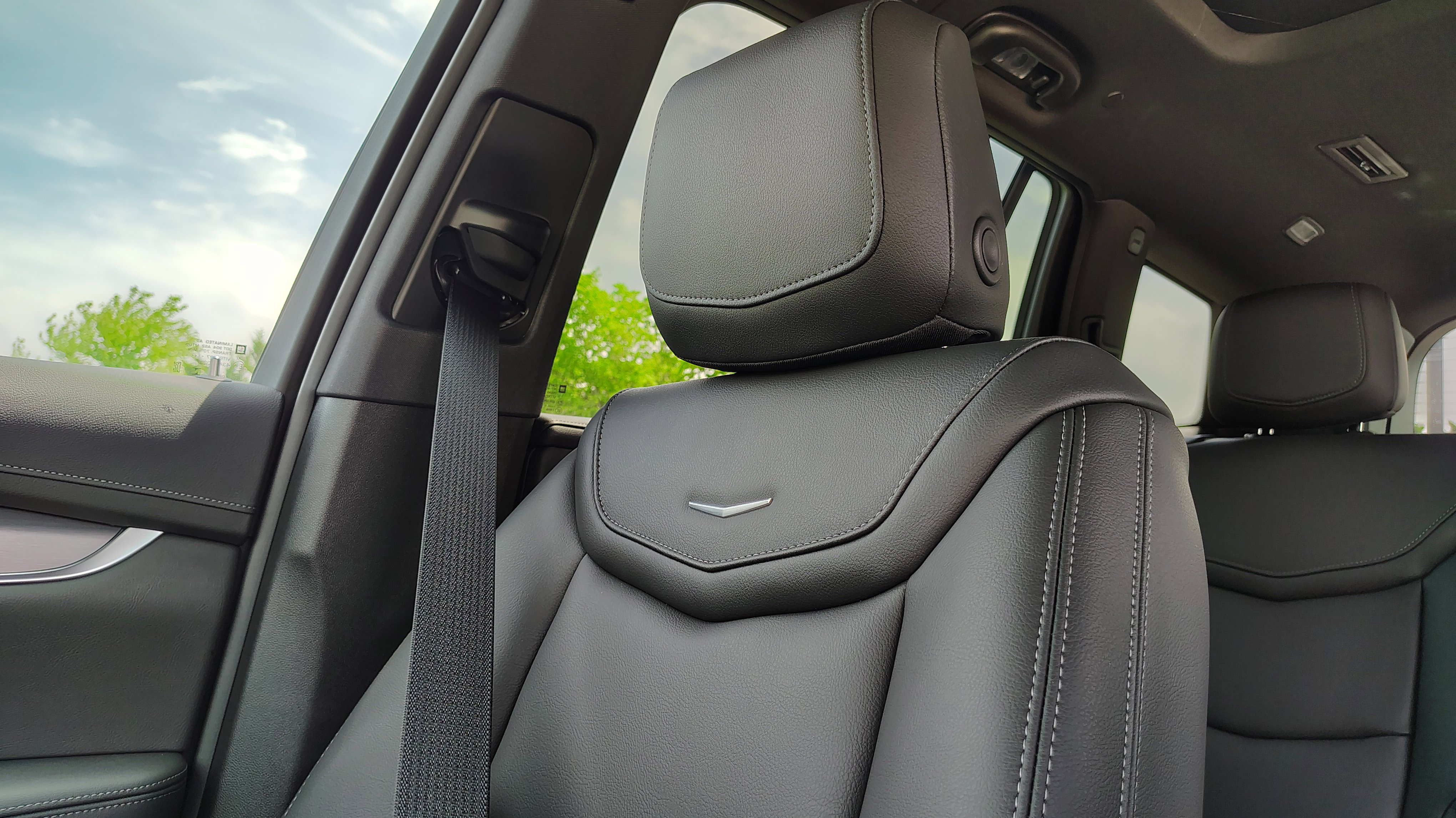 New 2025 Cadillac XT6 Luxury w/ LPO, Premium Carpet Package image 30