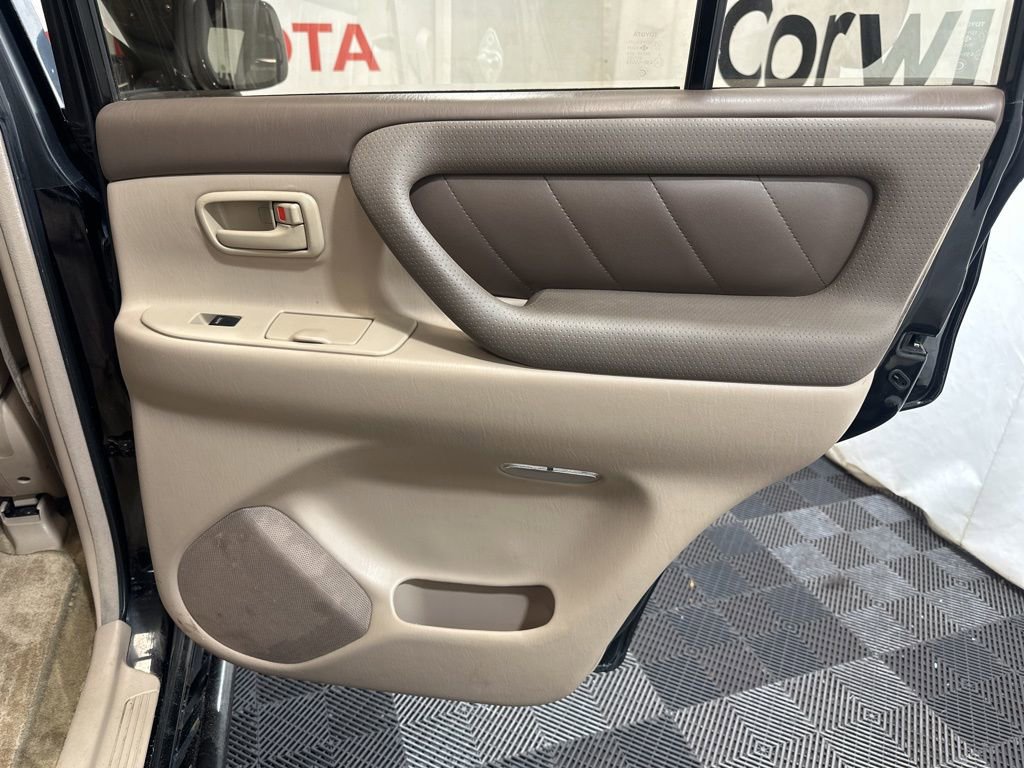 Used 2002 Toyota Land Cruiser image 14