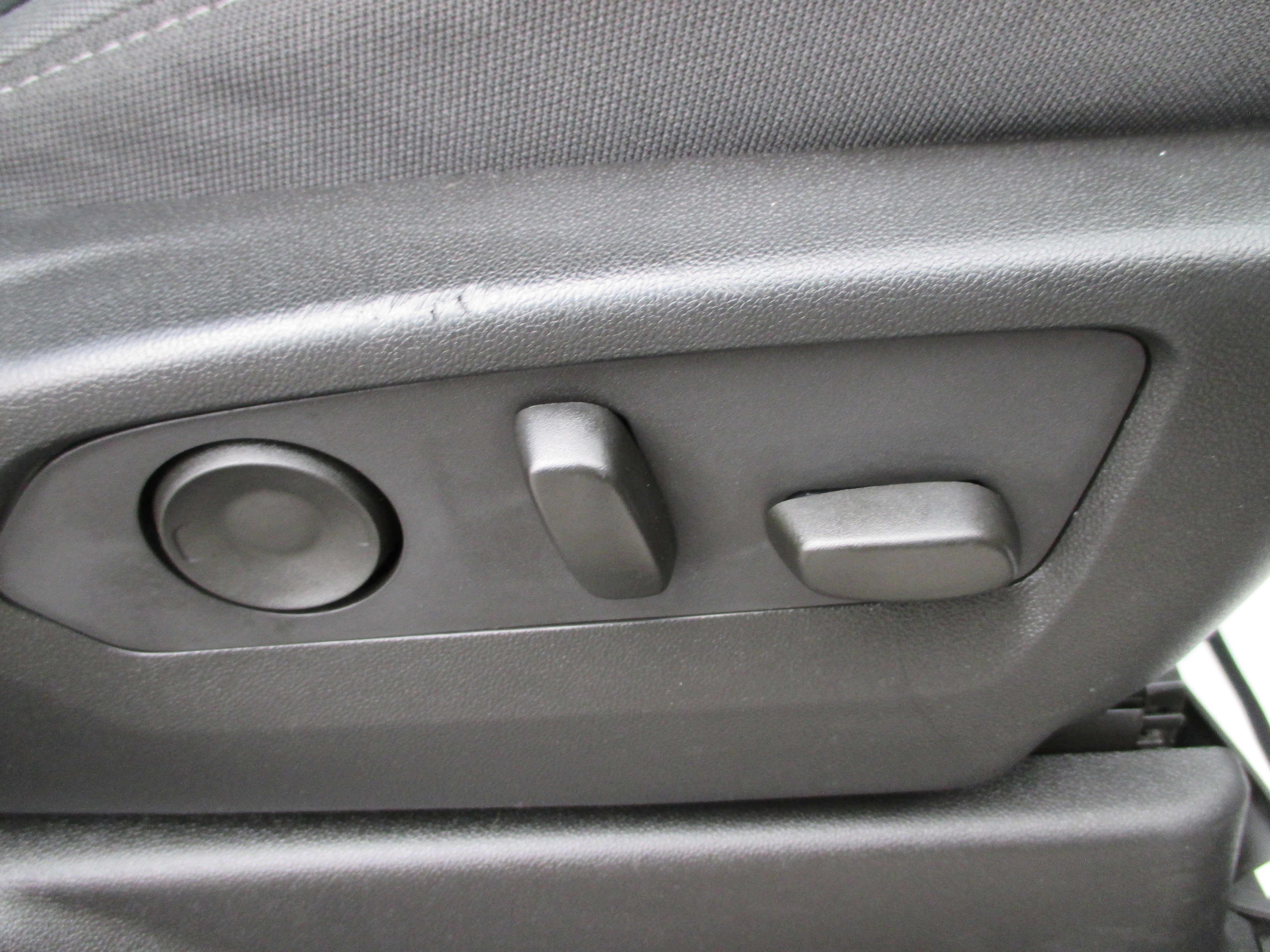 Used 2023 GMC Yukon XL SLE w/ Max Trailering Package image 19