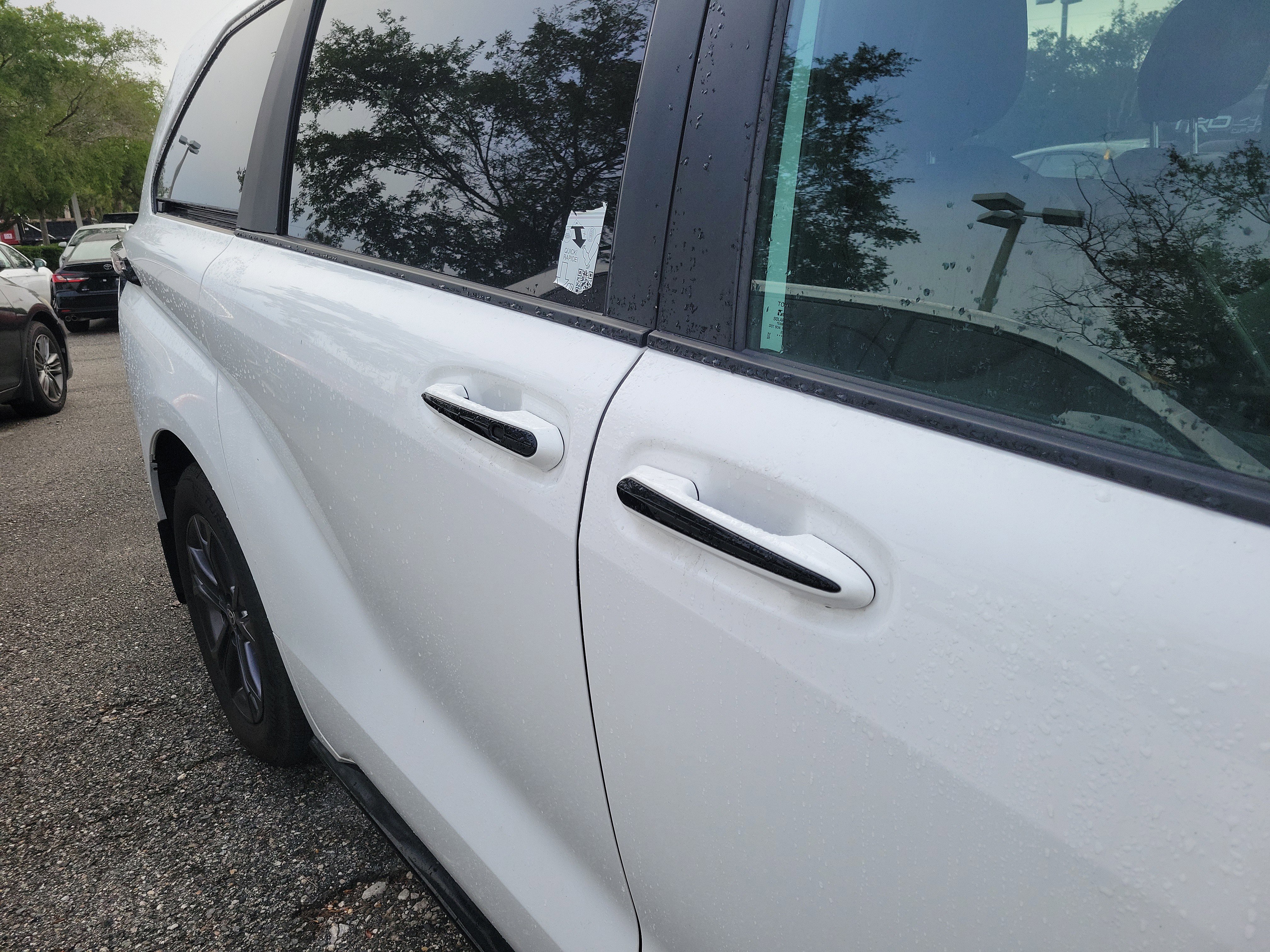 Used 2025 Toyota Sienna XSE w/ XSE Plus Package AWD/4WD image 9