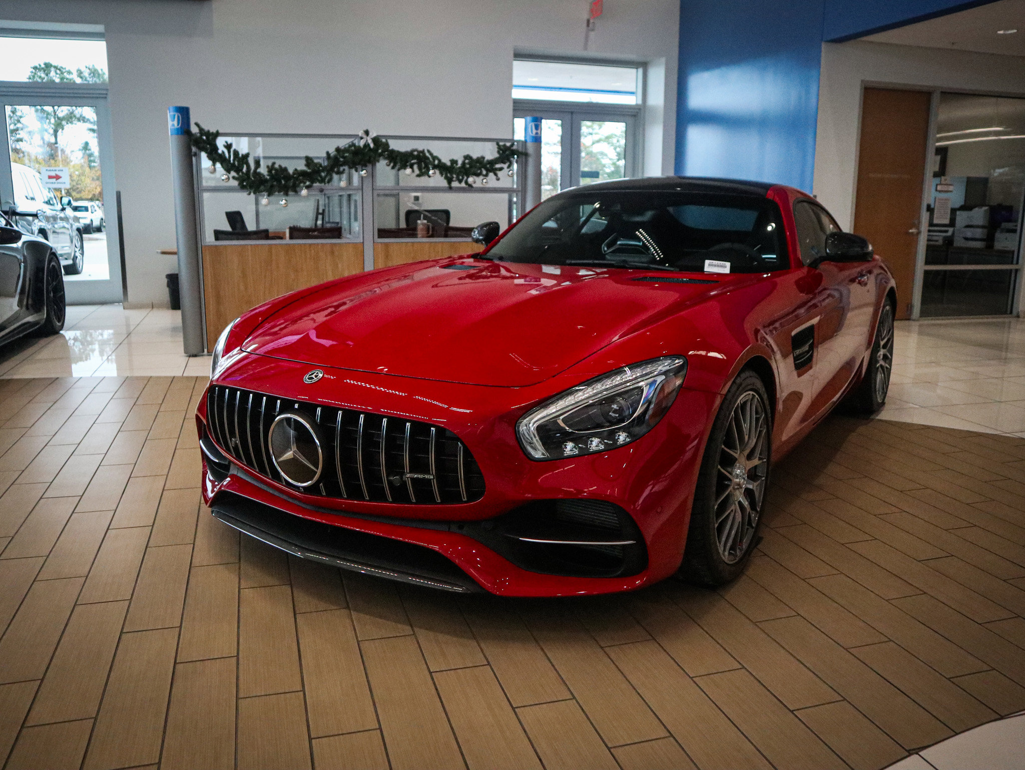 Used 2018 Mercedes-Benz AMG GT S image 40