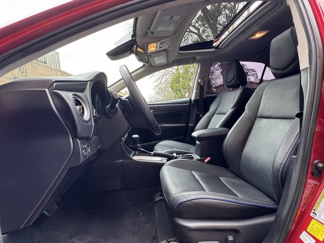 Used 2018 Toyota Corolla XSE image 32