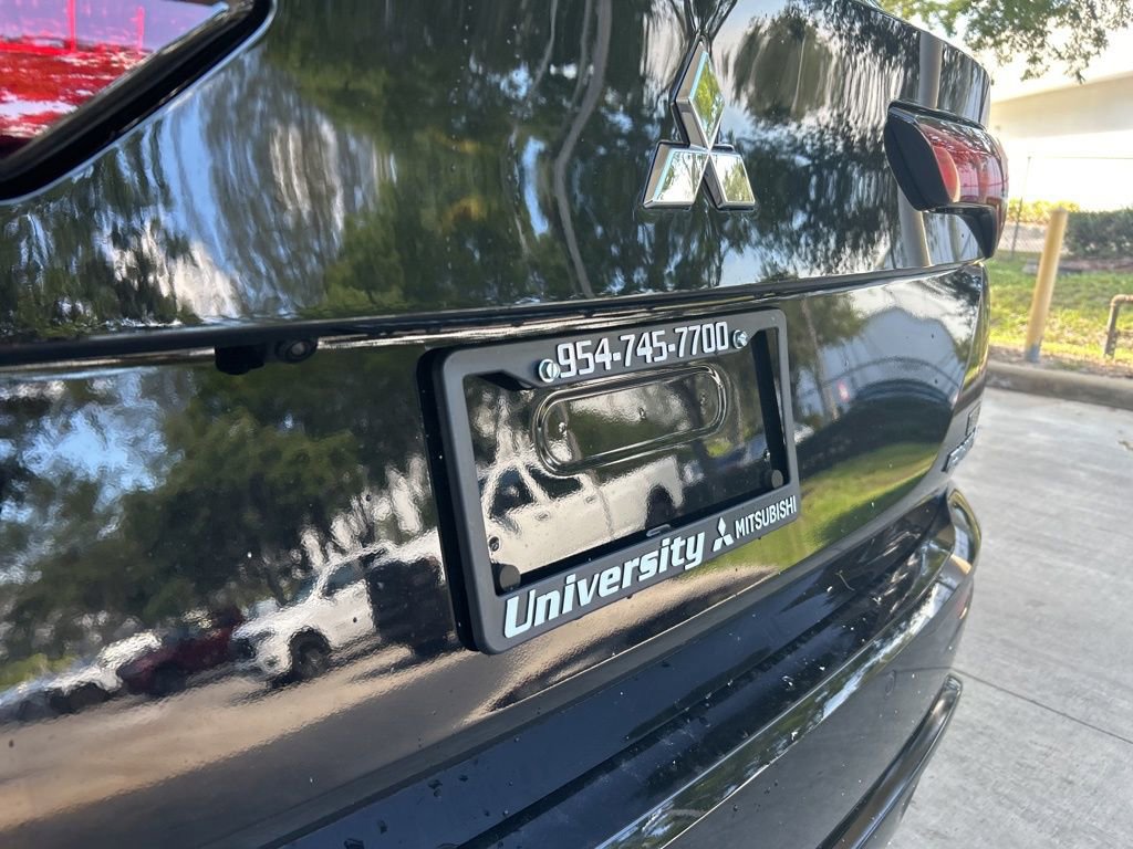 New 2025 Mitsubishi Outlander 4WD Plug-In Hybrid image 18
