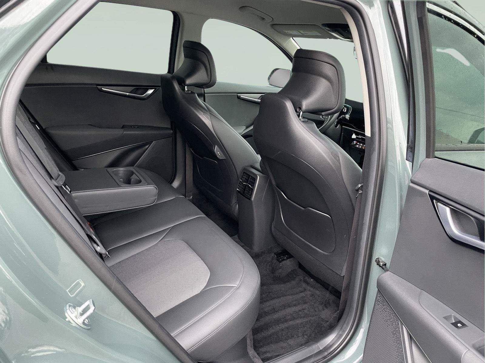 Used 2024 Kia Niro EX FWD image 20