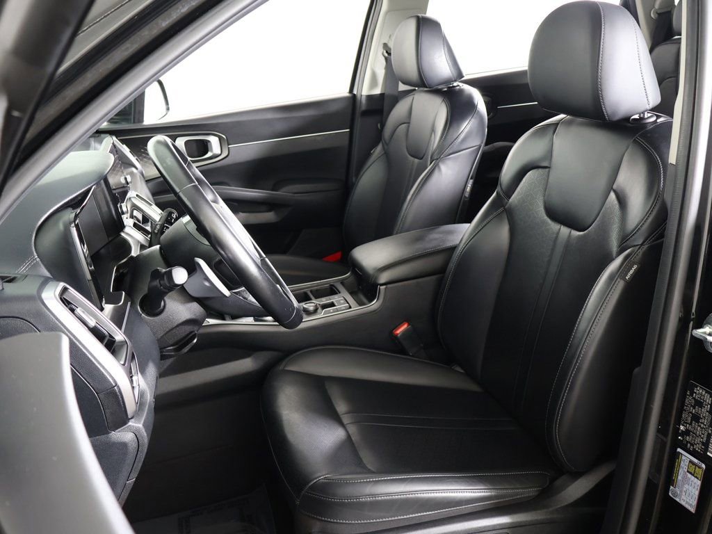 Used 2023 Kia Sorento EX image 30