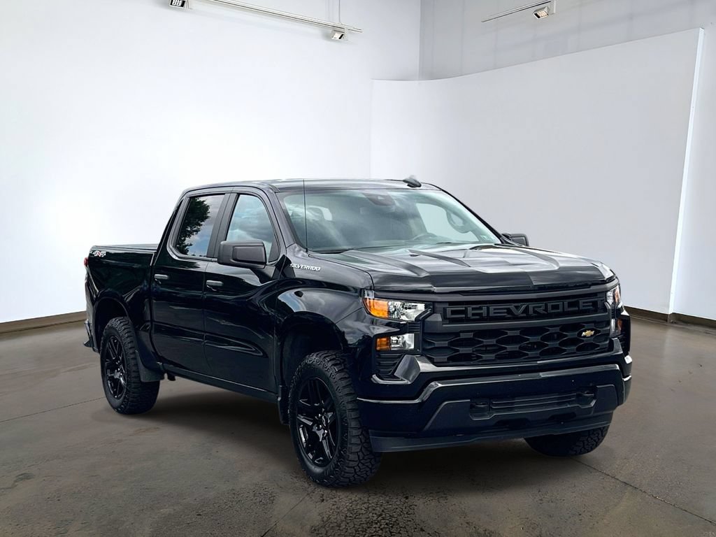 Used 2023 Chevrolet Silverado 1500 Custom AWD/4WD image 3