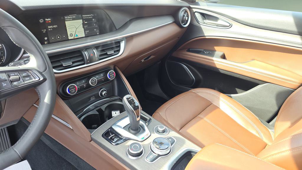 Used 2021 Alfa Romeo Stelvio Ti image 23