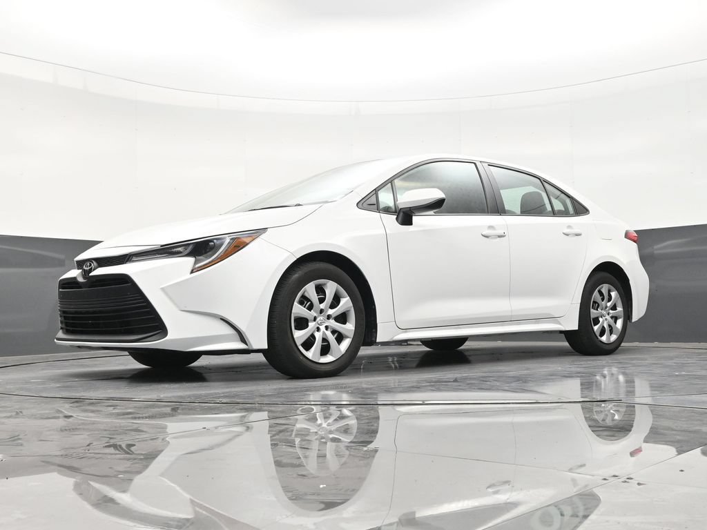 Used 2025 Toyota Corolla LE FWD image 20