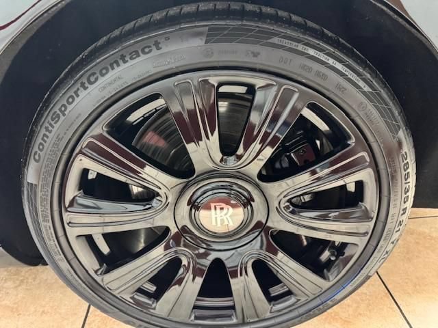 Used 2018 Rolls-Royce Dawn RWD image 27