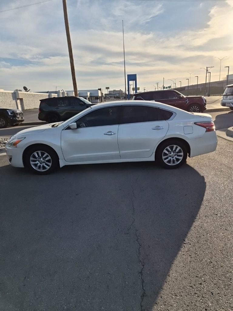 Used 2015 Nissan Altima 2.5 S w/ Power Driver Seat Package image 2
