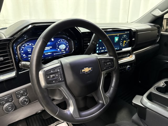 Used 2023 Chevrolet Silverado 1500 LT AWD/4WD image 25