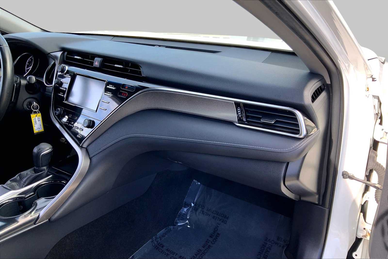 Used 2018 Toyota Camry SE FWD image 16
