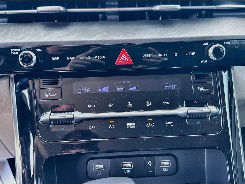 Certified 2023 Kia Carnival SX FWD image 19