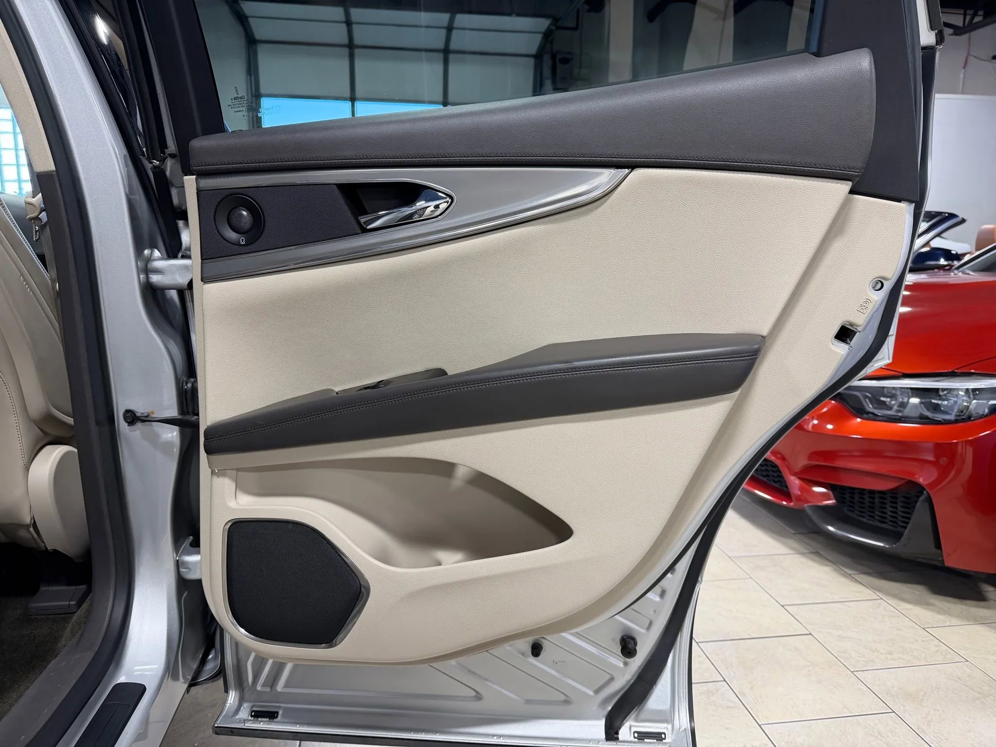 Used 2016 Lincoln MKX Reserve w/ Technology Package image 38