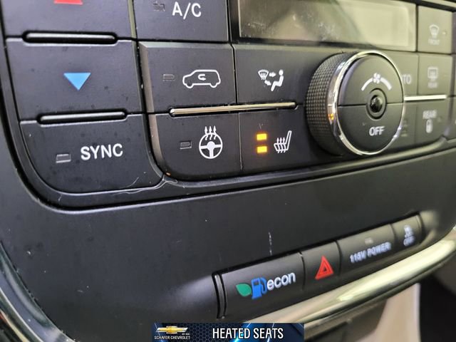 Used 2015 Chrysler Town & Country Touring w/ Driver Convenience Group image 10