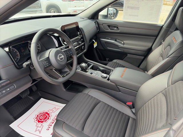 New 2025 Nissan Pathfinder Rock Creek image 16