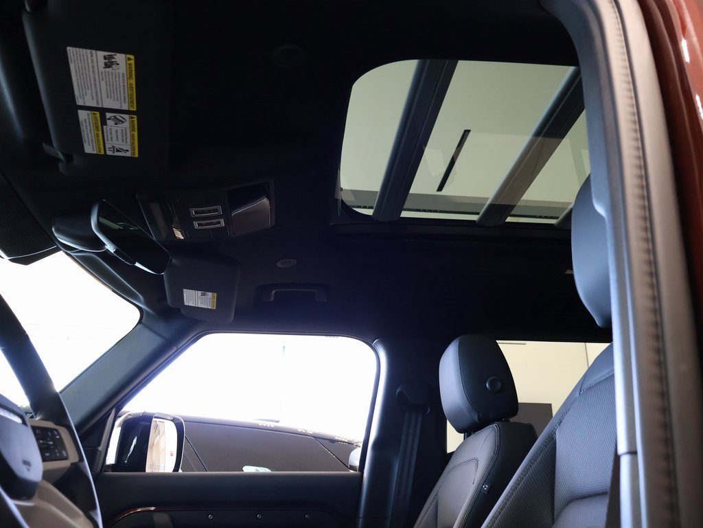 New 2025 Land Rover Defender 130 X-Dynamic SE image 15