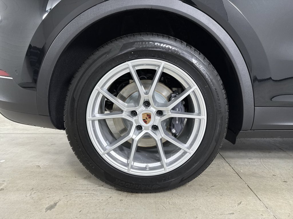 New 2026 Porsche Cayenne Coupe AWD/4WD image 16