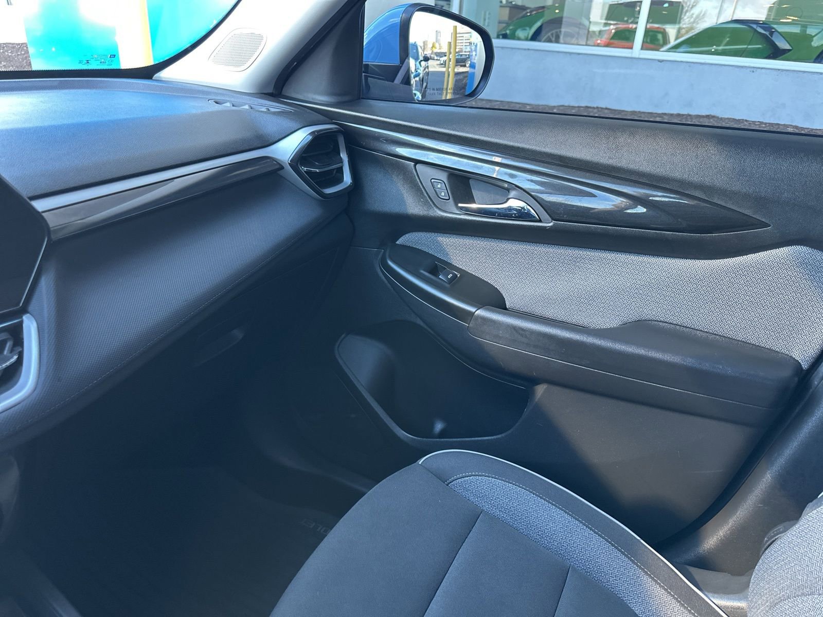 Used 2024 Chevrolet TrailBlazer LT w/ LT Cold Weather Package image 34