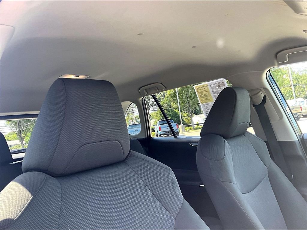 Used 2025 Toyota RAV4 XLE AWD/4WD image 22