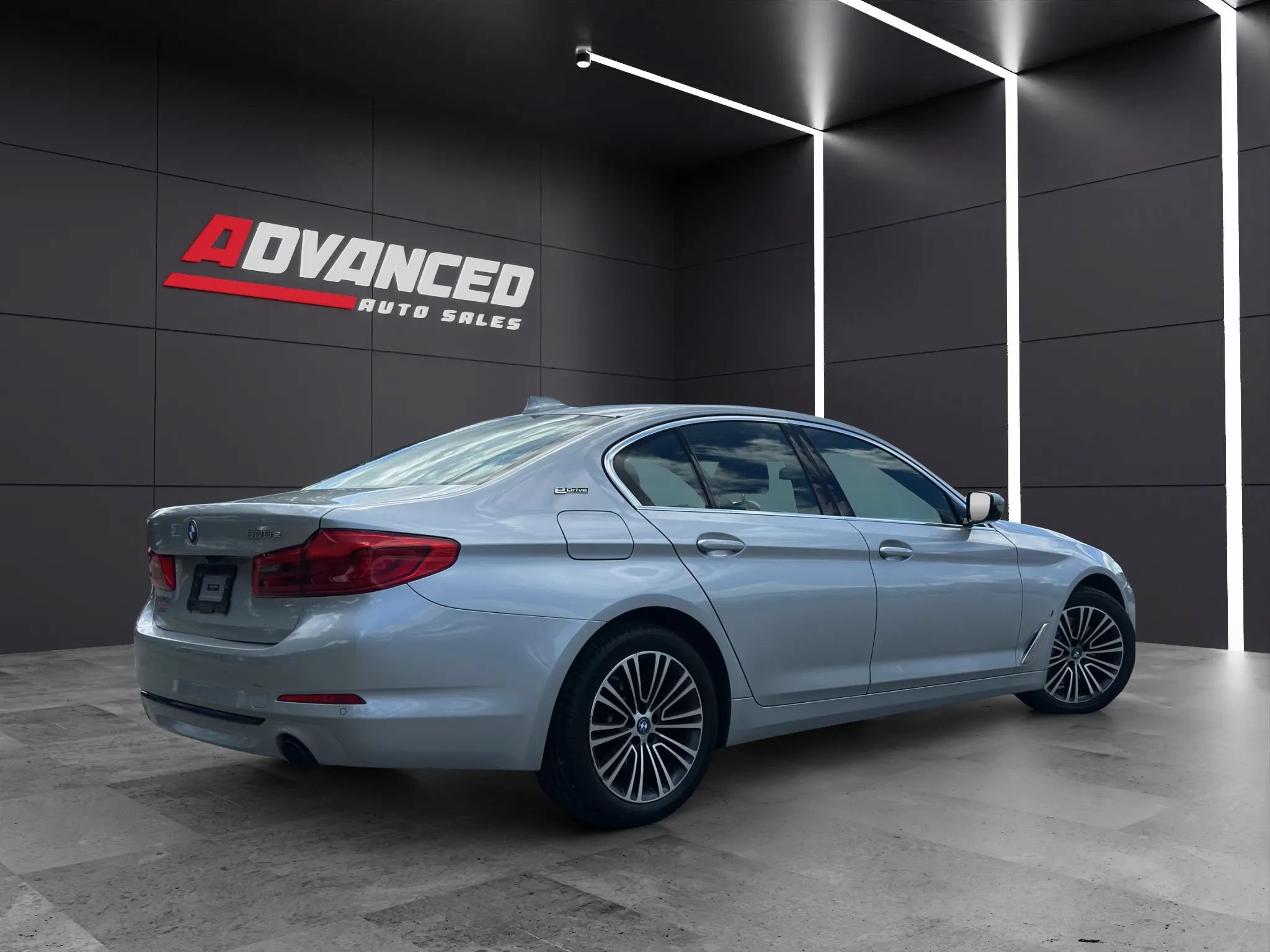 Used 2019 BMW 530e xDrive w/ Convenience Package AWD/4WD image 6