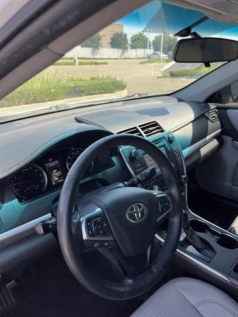 Used 2015 Toyota Camry SE w/ Moonroof Package FWD image 13