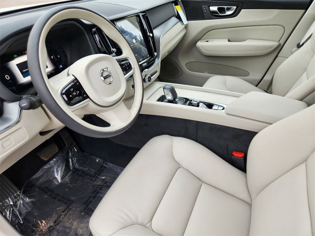 New 2025 Volvo XC60 B5 Plus w/ Protection Package Premier image 7