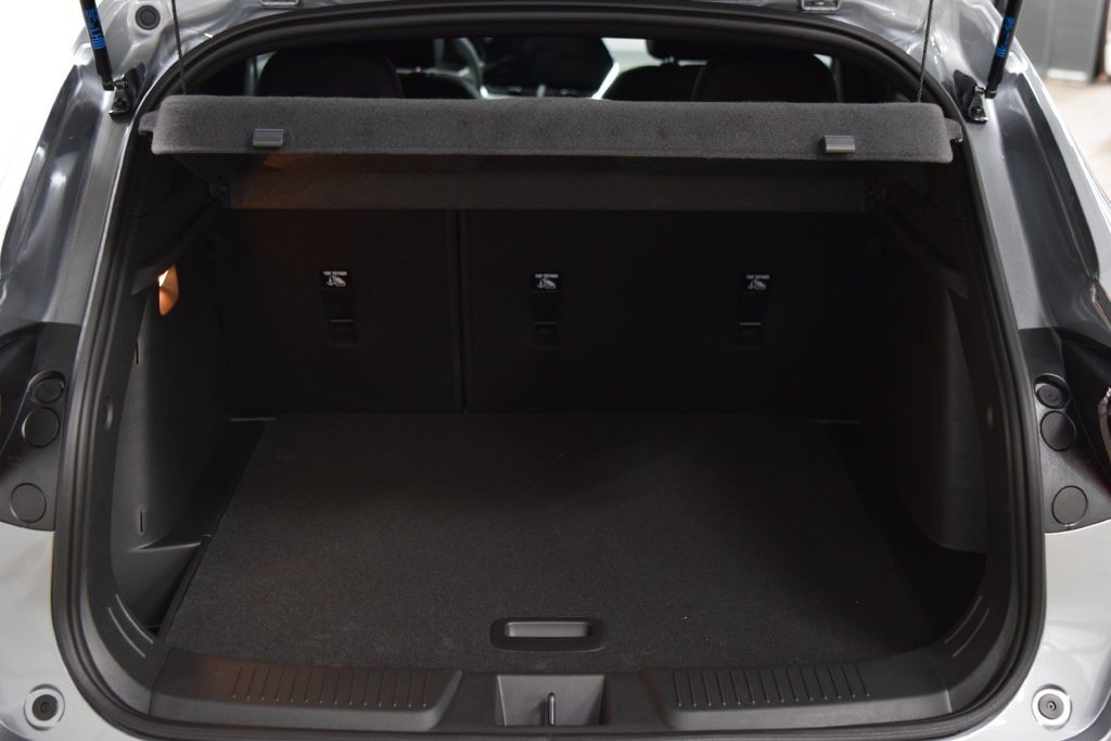 New 2026 Chevrolet Trax RS w/ Sunroof Package FWD image 24