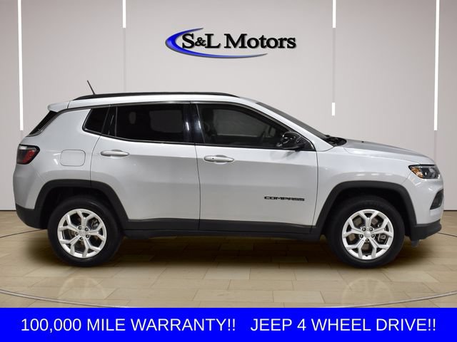Used 2024 Jeep Compass Latitude AWD/4WD image 9