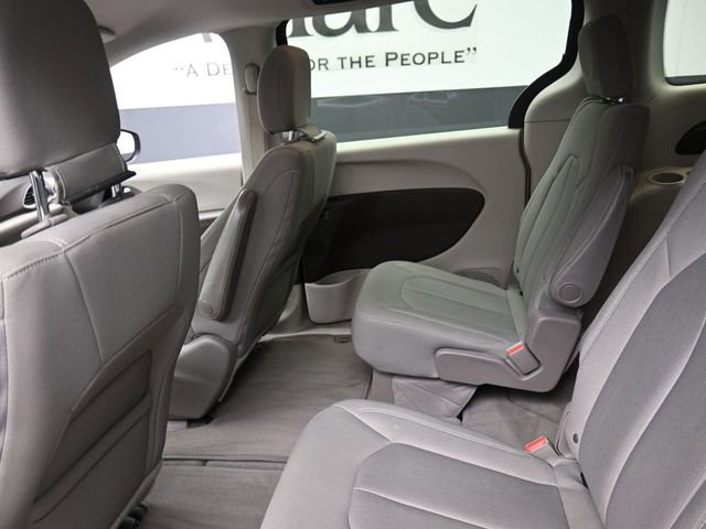 Used 2017 Chrysler Pacifica Touring w/ Tire & Wheel Group image 23