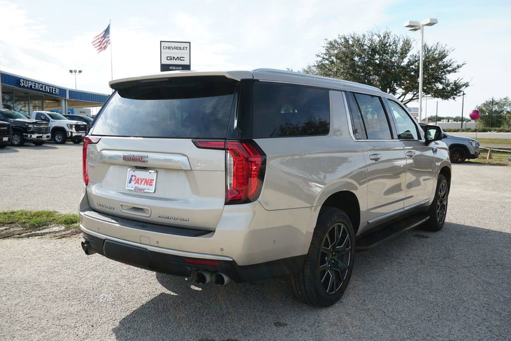 Used 2023 GMC Yukon XL Denali w/ Advanced Technology Package image 7