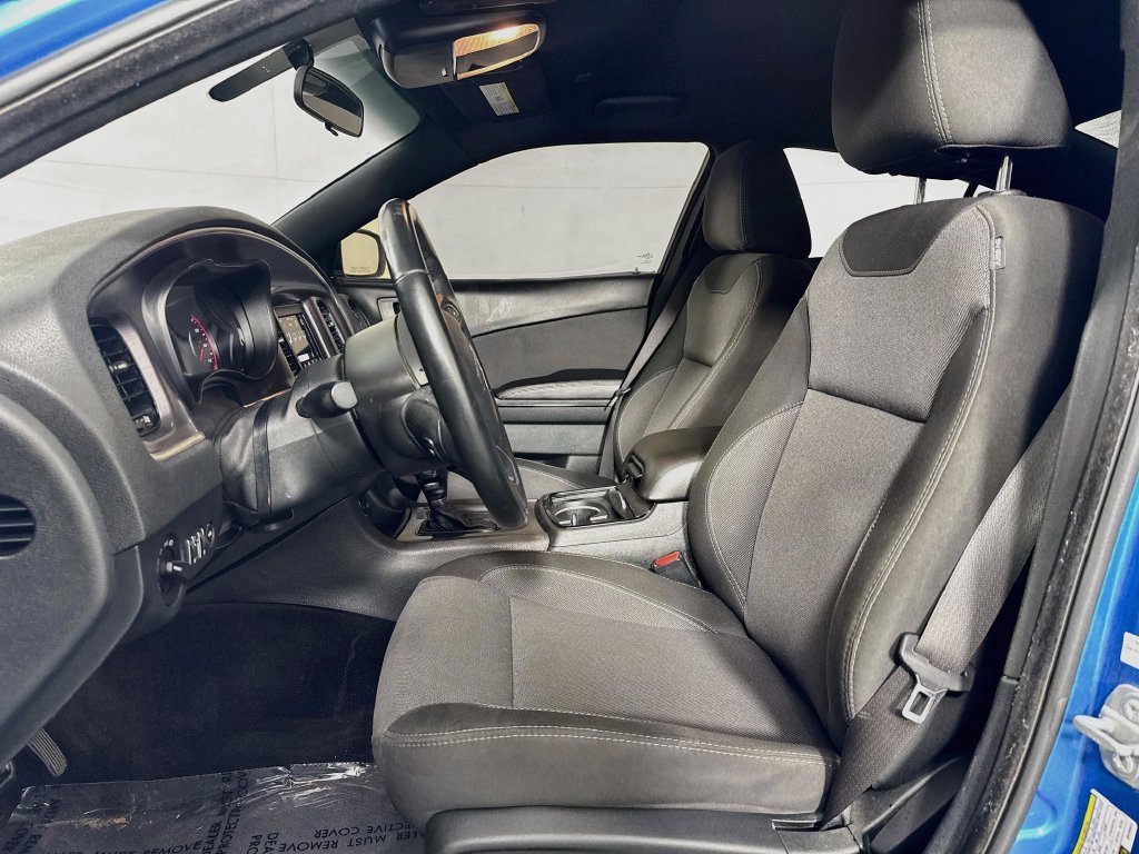 Used 2018 Dodge Charger SXT w/ Blacktop Package RWD image 25