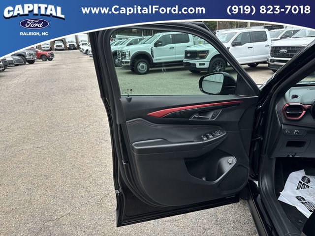 Used 2025 Chevrolet TrailBlazer RS w/ Convenience Package image 19