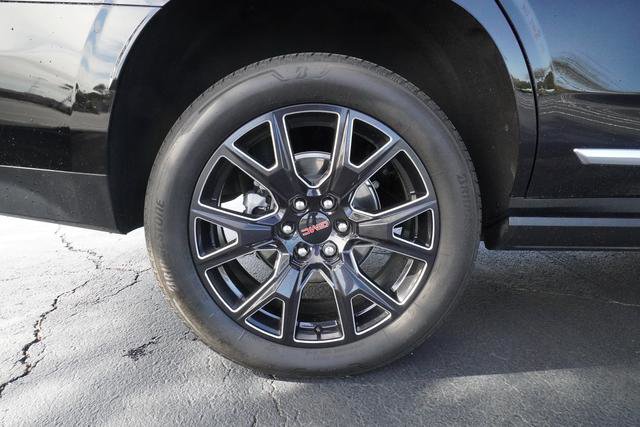 Used 2024 GMC Yukon Denali w/ Advanced Technology Package AWD/4WD image 40