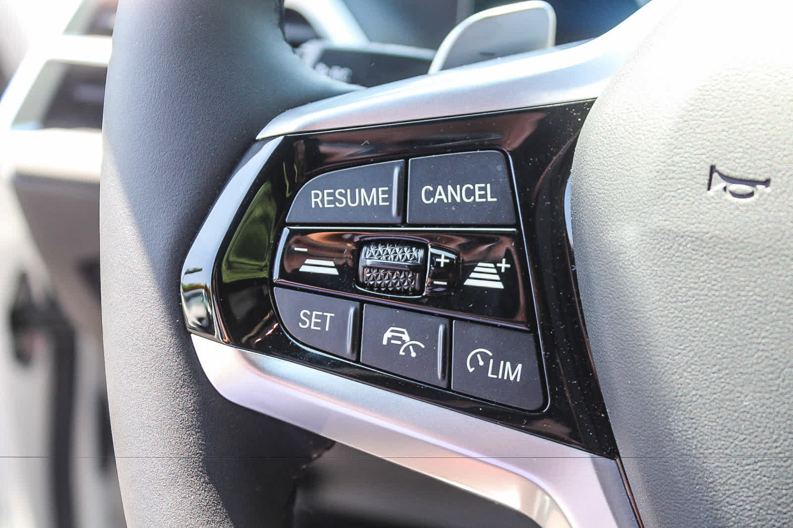 Used 2026 BMW 330i Sedan w/ Convenience Package RWD image 22