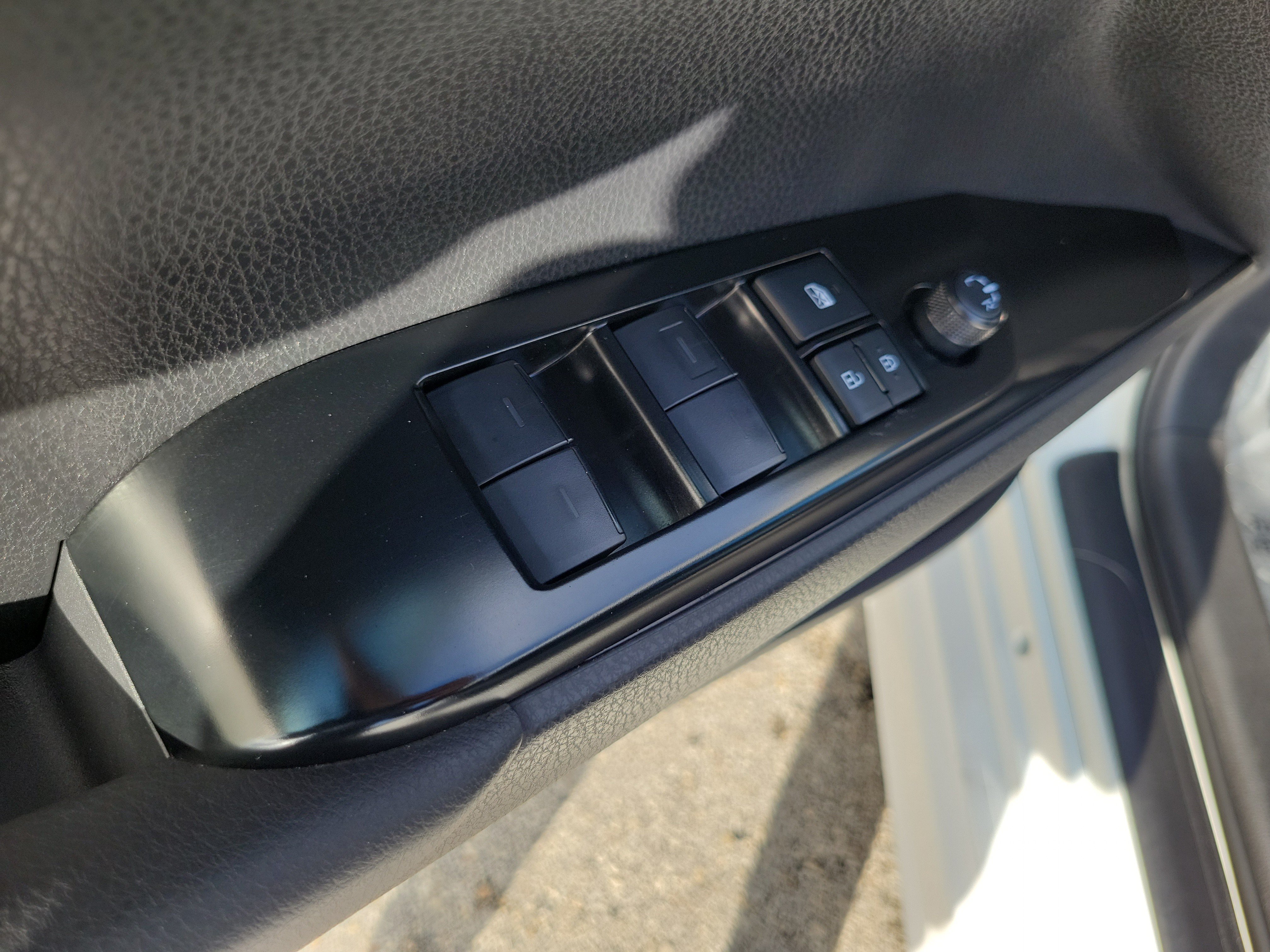Used 2026 Toyota Camry SE FWD image 24