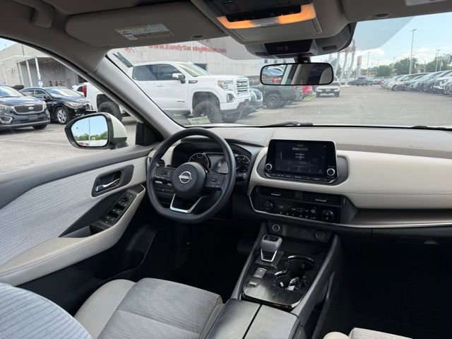 Used 2023 Nissan Rogue SV FWD image 17