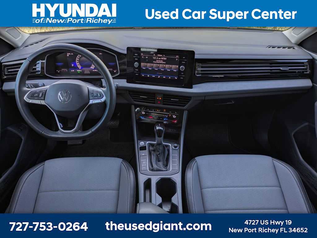 Used 2025 Volkswagen Jetta SE image 15