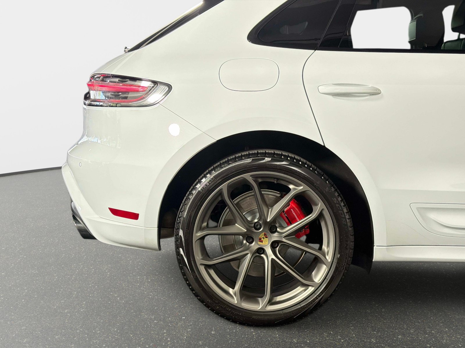 Used 2024 Porsche Macan GTS AWD/4WD image 20