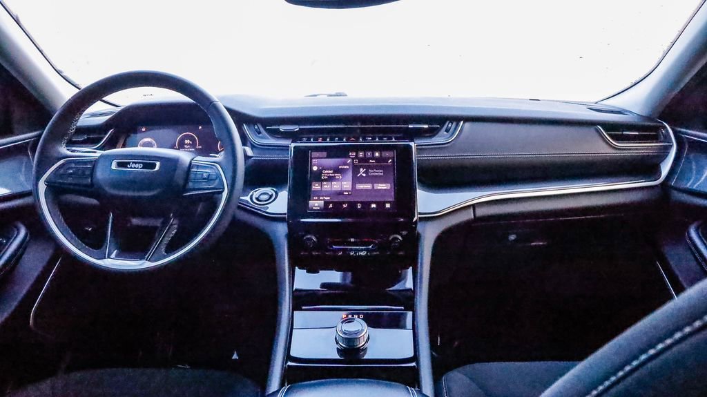 Certified 2022 Jeep Grand Cherokee L Laredo w/ Luxury Tech Group I image 15