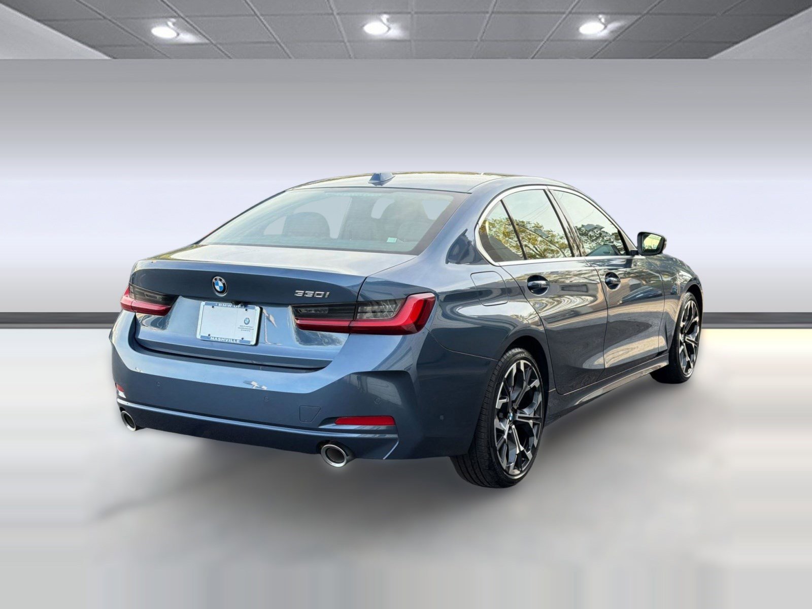 Certified 2025 BMW 330i Sedan image 9