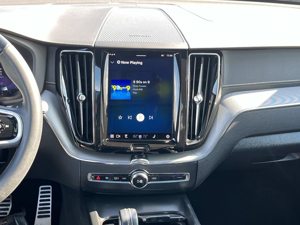 Used 2022 Volvo XC60 B5 R-Design w/ Climate Package image 16