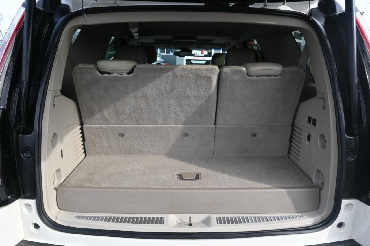 Used 2015 Cadillac Escalade Luxury RWD image 27