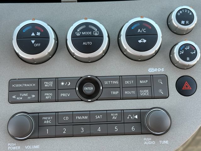 Used 2004 Nissan Quest SE w/ (SEA) Seat Pkg FWD image 16